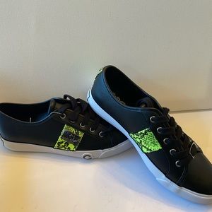 GBG Los Angeles sneakers size 7.5